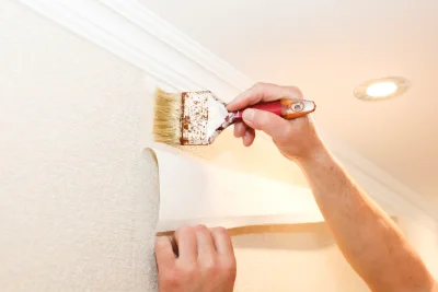 Pose de papier peint à Piazzole — revêtements muraux et toiles de verre